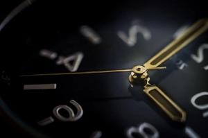 Την Κυριακή  31 Μαρτίου γυρίζουμε τους δείκτες μία ώρα μπροστά