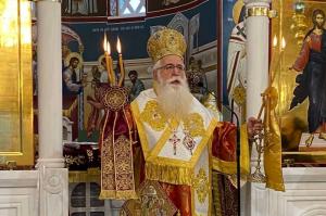 Τρισαρχιερατική Θεία Λειτουργία στον Ναό Τριών Σπετσιωτών Νεομαρτύρων προεξάρχοντος του Μητροπολίτη Δημητριάδος και Αλμυρού ΙΓΝΑΤΙΟΥ