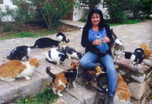 Οι γάτες της Ύδρας μέσα από το φακό της Διάσημης Φωτογράφου Gabriela Staebler