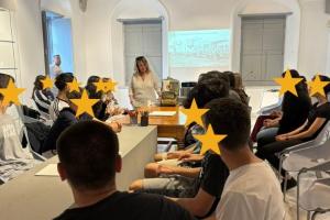 Από τη διδακτική επίσκεψη των μαθητών/τριών του Γυμνασίου στο Ιστορικό Αρχείο - Μουσείο Ύδρας