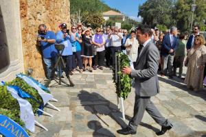 Στις εορταστικές  εκδηλώσεις τιμής της Ναυμαχίας του Κατάκολου, την Ύδρα εκπροσώπησαν ο Μανόλης Καραμήτσος και η Ντίνα Αδαμοπούλου