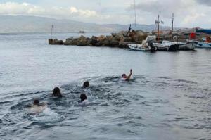 Ο Aγιασμός  των υδάτων στο Καμίνι της Ύδρας