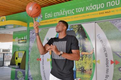 Ο Γιάννης Αντετοκούνμπο πολυτιμότερος παίκτης του ΝΒΑ για τη σεζόν 2018-2019 είναι Πρεσβευτής Ανακύκλωσης