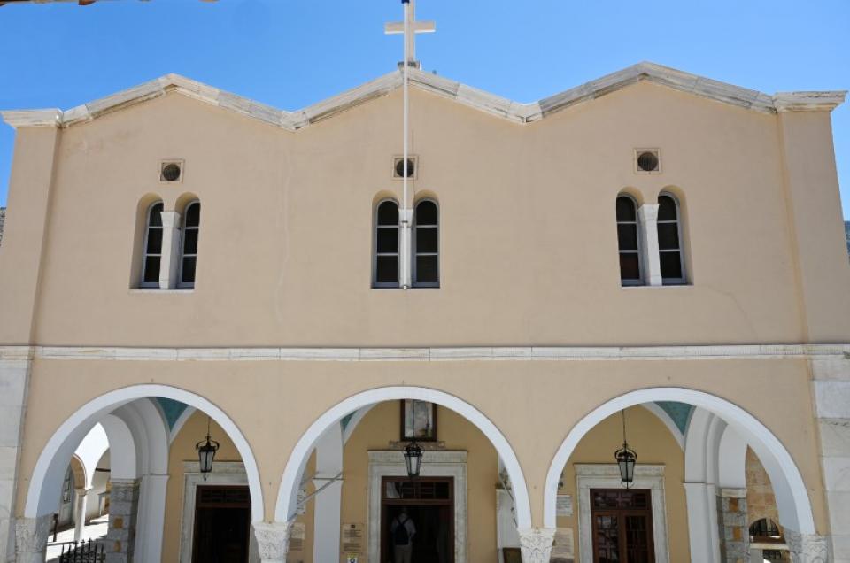 Ανακοίνωση Καθεδρικού Ναού Ύδρας για τα κοιμητήρια της Αγ. Φωτεινής και της Αναστάσεως