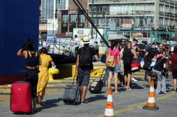 Κορυφώνεται η έξοδος του Δεκαπενταύγουστου - Αυξημένη κίνηση στα λιμάνια