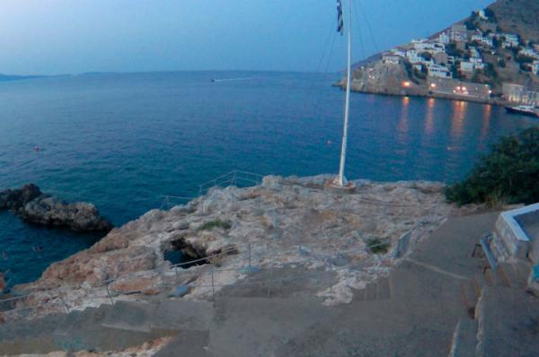 Τοποθέτηση διχτυού προστασίας στη Σπηλιά