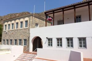 Κλειστά τα σχολεία της Αττικής την Δευτέρα λόγω της κακοκαιρίας - Με τηλεκπαίδευση τα μαθήματα