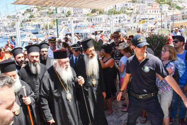 Άφιξη του Αρχιεπισκόπου Αθηνών και πάσης Ελλάδος κ. Ιερώνυμου Β' στην Ύδρα