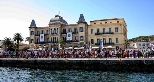 Σε θερινό Νταβός θα μετατραπούν οι Σπέτσες και σε νησί τέχνης και φιλοσοφίας