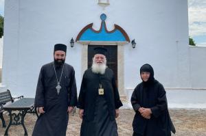 Αρχιερατική Θ. Λειτουργία στη Μονή Γεν. Θεοτόκου Ζούρβας από τον Επίσκοπο Ρωγών ΦΙΛΟΘΕΟ