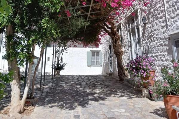 Ξεκίνησε η διαδικασία δημοπράτησης της αποκατάστασης και επισκευής νέων καλντεριμιών