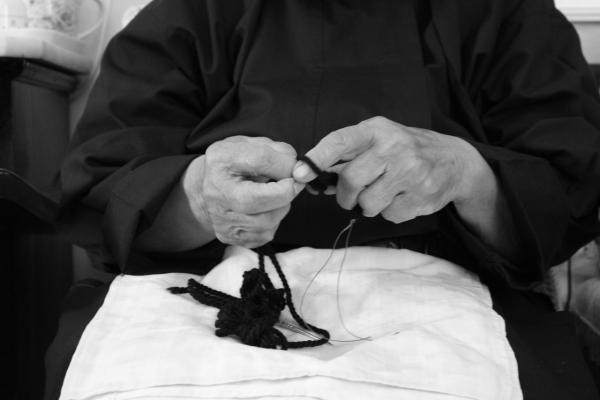 Ομαδική έκθεση  Δήμου Ύδρας | Υφαίνοντας το μέλλον VII ή Παραδοσιακές πρακτικές Σύγχρονο Τραύμα