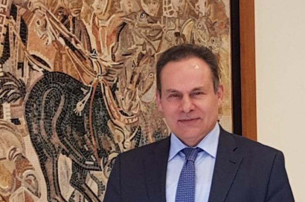 Νίκος Μανωλάκος:  «Η Τουρκία δείχνει τα δόντια της στην Δύση»