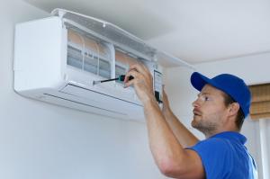 Εκατό εκατ. ευρώ σε 200.000 νοικοκυριά για την αντικατάσταση παλιών κλιματιστικών, ψυγείων και καταψυκτών