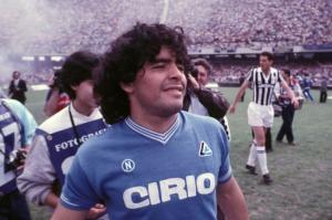 Έφυγε ο Ντιέγκο Μαραντόνα, ο θρύλος του ποδοσφαίρου