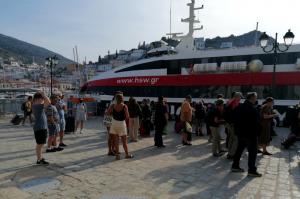 Εκπτώσεις στα ακτοπλοϊκά εισιτήρια για τη μετάβαση αναπληρωτών εκπαιδευτικών και στην Ύδρα