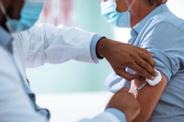 Έναρξη στην Ύδρα των εμβολιασμών της αναμνηστικής δόσης (3ης) για τις υπερευπαθείς ομάδες και για τους 60 και άνω