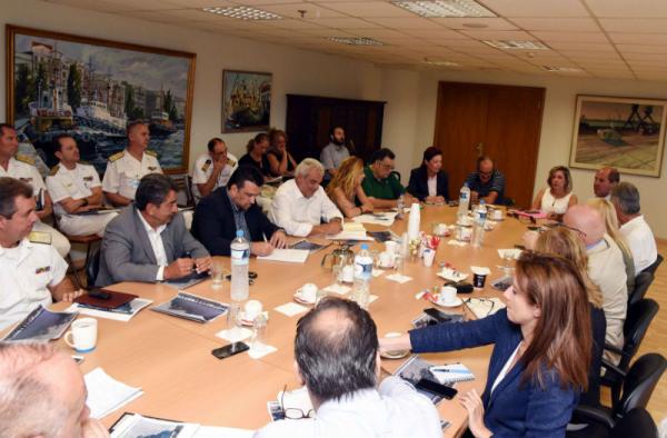 Στη Βουλή φέρνει το ΥΝΑΝΠ το ζήτημα της ρύπανσης στο Σαρωνικό