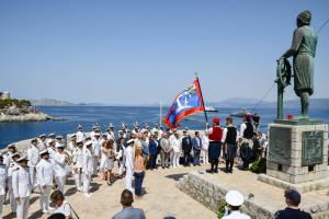 Με επισημότητα γιορτάστηκαν τα Μιαούλεια με επιμνημόσυνη δέηση και καταθέσεις στεφάνων