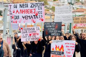 Οι πολίτες  της Ύδρας συμμετείχαν δυναμικά στην πανελλήνια κινητοποίηση - Ζήτησαν Δικαίωση για τα Τέμπη