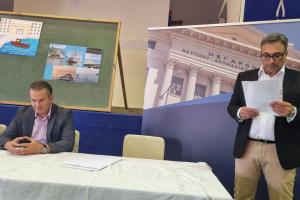 Ο Γ.Α.Ε. πρωτ. π. Ακίνδυνος Δαρδανός εκπροσώπησε τον Μητροπολίτη Ύδρας κ. ΕΦΡΑΙΜ στην εκδήλωση του Γυμνασίου για το μαθητικό διαγωνισμό ζωγραφικής του Ν.Α.Τ.