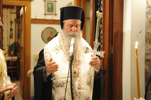 Με λαμπρότητα τελέστηκε η γιορτή των Αγίων Αναργύρων προεξάρχοντος του Μητροπολίτη ΕΦΡΑΙΜ