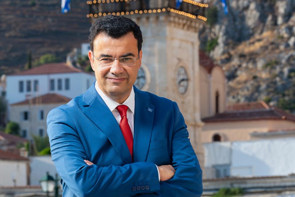 Ο Γιώργος Κουκουδάκης επανεκλέγεται Δήμαρχος Ύδρας για τρίτη θητεία