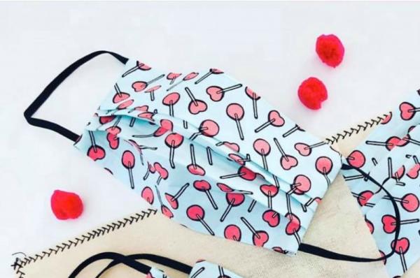 Μείνετε ασφαλείς  με μάσκα πολλαπλών χρήσεων από το Speak Out στην Ύδρα