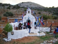 Ευλαβικά και γιορτινά στον Άγιο Νικόλαο στις Πεύγες