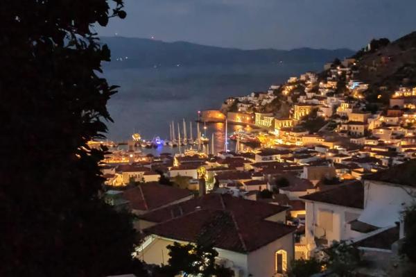 Συγχαρητήριες Ευχές  Γ. Κουκουδάκη στα Υδραιόπουλα για την εισαγωγή τους στην τριτοβάθμια εκπαίδευση