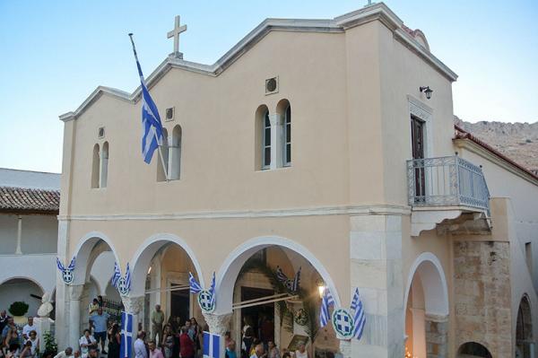 Ανακοίνωση του Καθεδρικού Ναού για την αυριανή λιτάνευση και τη ρίψη του τιμίου σταυρού