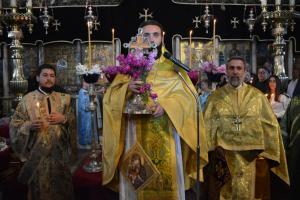 Η Κυριακή   της Σταυροπροσκυνήσεως στην Τήνο - Της Θείας Λειτουργίας προέστη ο Πανοσιολ. Αρχιμανδρίτης Νεκτάριος Δαρδανός