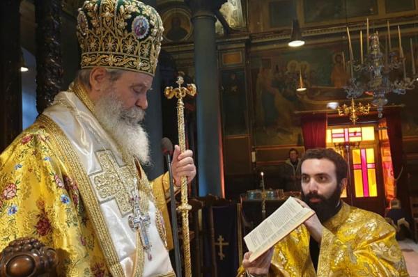 Με κατάνυξη γιορτάστηκε "κεκλεισμένων των θυρών" η Κυριακή των Βαΐων στον Καθεδρικό Ναό της Ύδρας