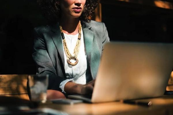 Έρευνα  για την επίδραση του COVID-19 στο εργασιακό περιβάλλον και στη συμπεριφορά επιχειρήσεων και εργαζομένων